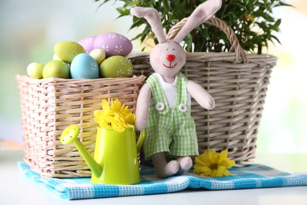 复活节兔子与复活节彩蛋 — 图库照片