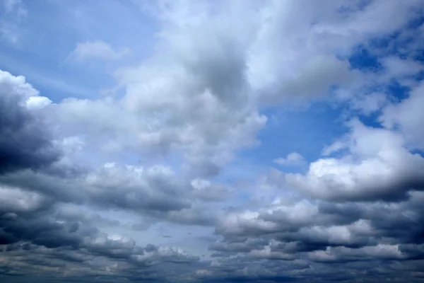 Nubes de lluvia —  Fotos de Stock