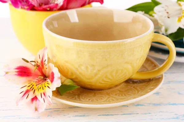 Table setting with flowers, closeup — Stock Photo, Image