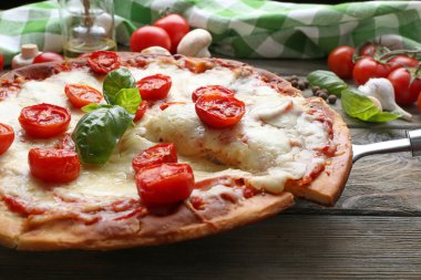 Güzel pizza peyniri ile