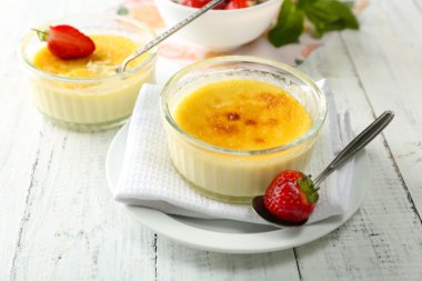 Creme brulee tatlısı