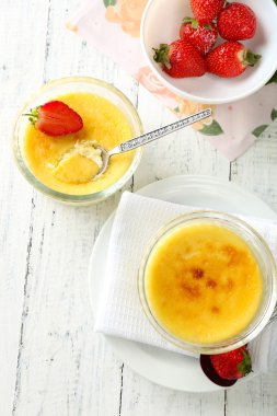 Creme brulee tatlısı
