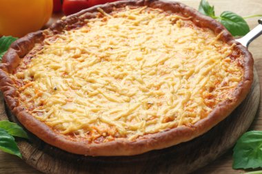 masada sebzeli peynirli pizza yakın çekim