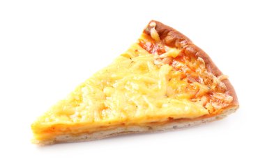 Beyaz üzerine izole edilmiş bir dilim peynirli pizza.