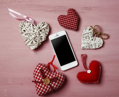 Beyaz akıllı telefon