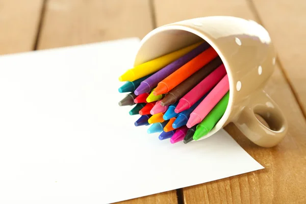 彩色蜡笔蜡笔 — 图库照片