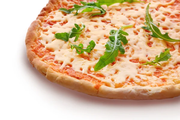 Peynirli pizza roka ile yakın çekim — Stok fotoğraf