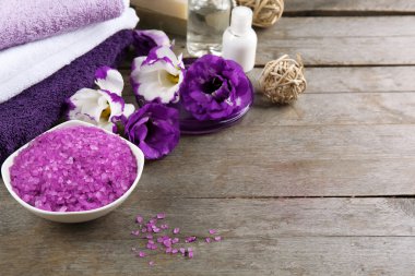 Çiçeklerle dolu bir spa