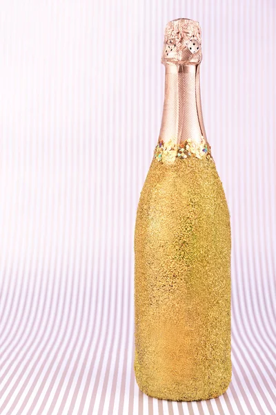Ljusa flaska champagne — Stockfoto