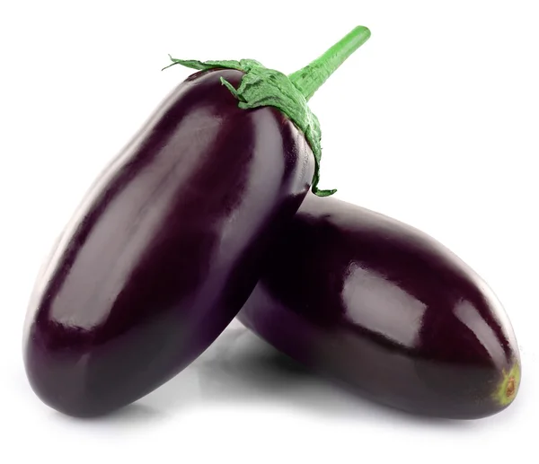 Färska aubergine isolerad på vit — Stockfoto