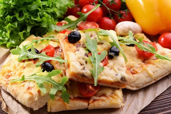 Delicious homemade pizza on table close-up — Stock Photo, Image