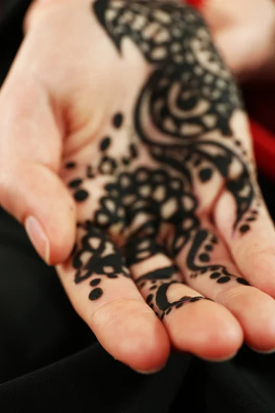 Image of henna on female hand, closeup — Stock Photo, Image