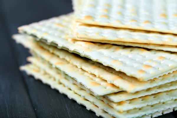 A húsvéti asztalra Matzo közelről — Stock Fotó