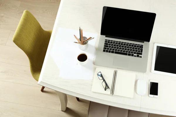 Laptop with tablet and smart phone on Workplace top view — Stock Photo, Image