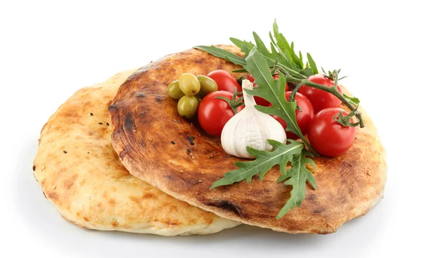 Pain Pita et légumes isolés sur blanc — Photo