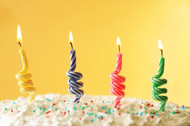 Mumlu doğum günü pastası