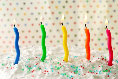 Mumlu doğum günü pastası