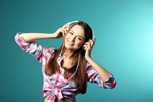 Young woman with headphones — Stock Photo, Image