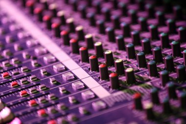 Ses karıştırma konsolu yakın plan