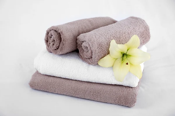 Freshly laundered fluffy towels — Stock Photo, Image