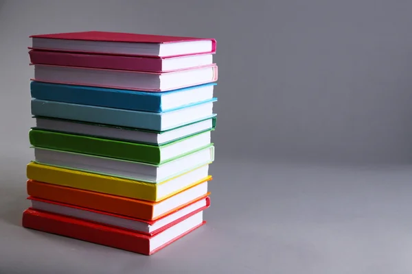 Pilha de livros coloridos — Fotografia de Stock