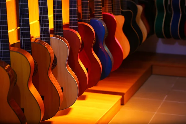 Guitars in music store — Stock Photo, Image