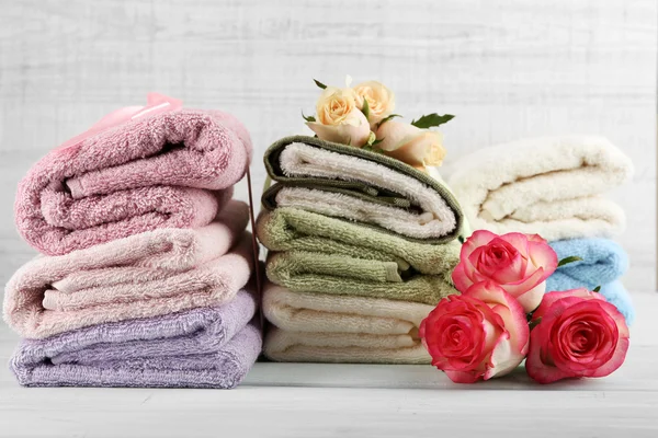 成堆的彩色毛巾 — 图库照片