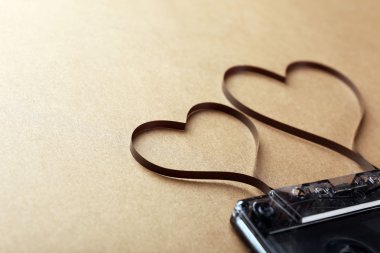 Manyetik bant ile ses kaseti