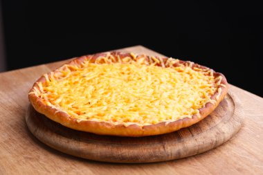 Lezzetli peynirli pizza