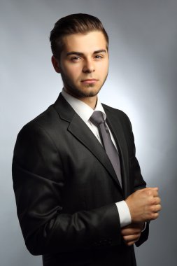 yakışıklı genç işadamı