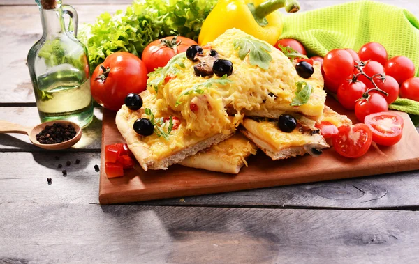 Läcker hemlagad pizza — Stockfoto