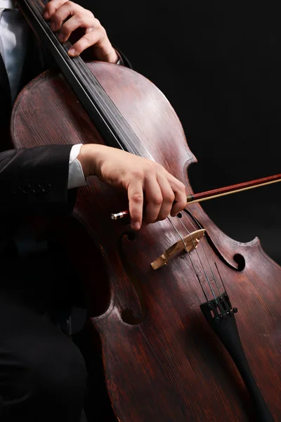 Man spelen op cello — Stockfoto