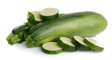 Beyaz izole fesleğen ile taze kabak