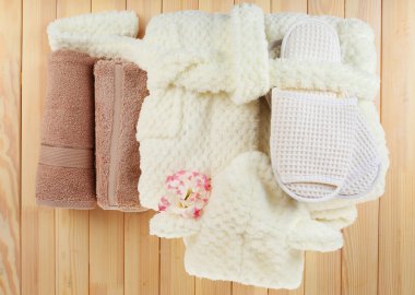 Bornoz, havlu ve terlik