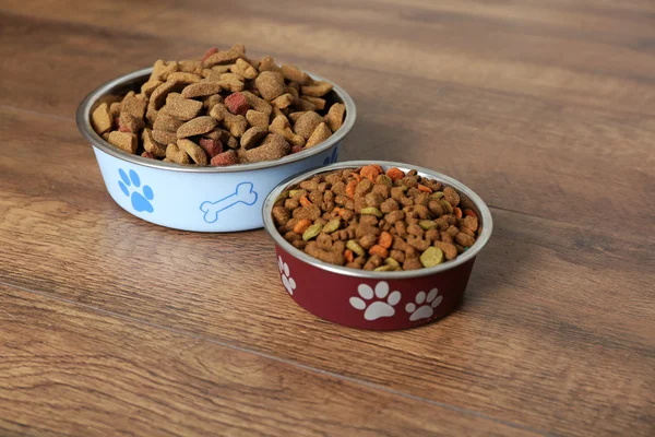 Dog food in bowls — Stock Photo, Image