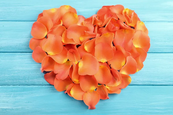 Bellissimo cuore di petali di rosa — Foto Stock