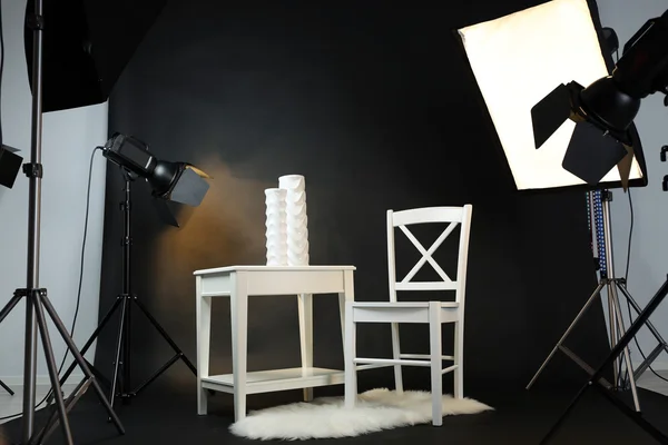 Fotostudio met modern interieur- en verlichtingsartikelenfabrieken — Stockfoto