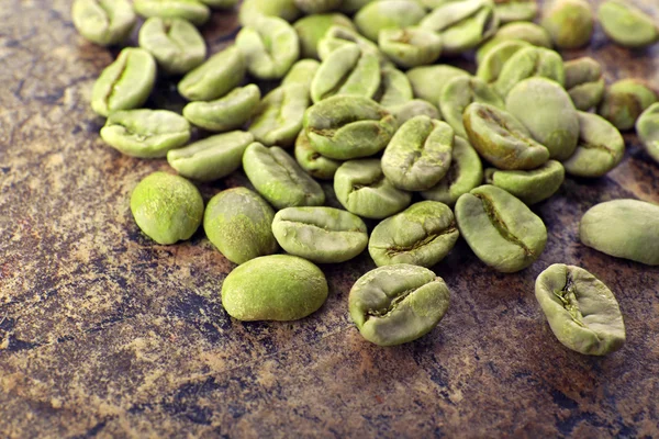 Kupie zielonych ziaren kawy — Zdjęcie stockowe