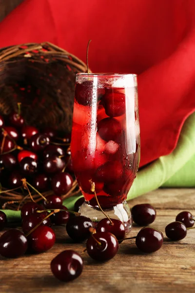 Glass of cherry juice — Stock Photo, Image