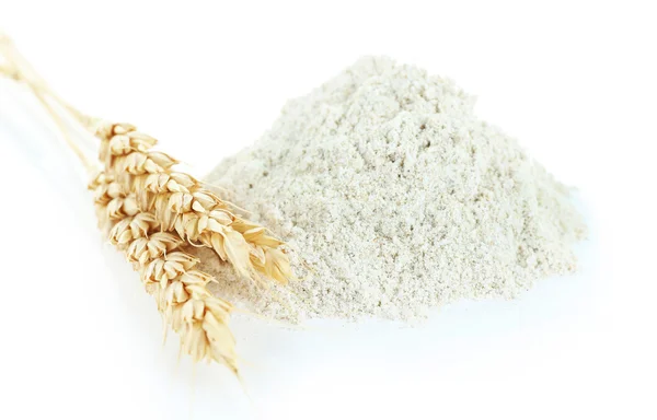 Целая мука с пшеничными ушами — стоковое фото
