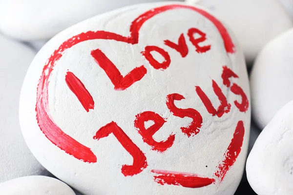 Pebbles com inscrição Eu amo Jesus — Fotografia de Stock