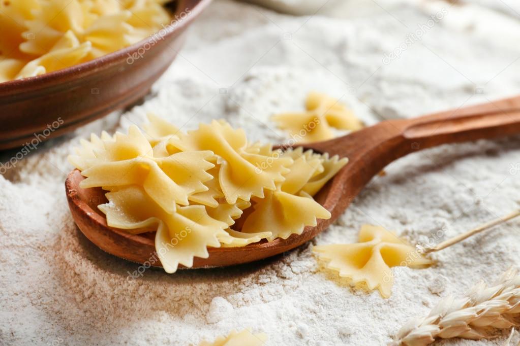 Preparing pasta with white flour — Stock Photo © belchonock 79078110