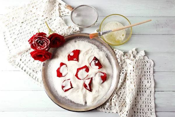 Rose petals with egg whites and sugar — Stock Photo, Image