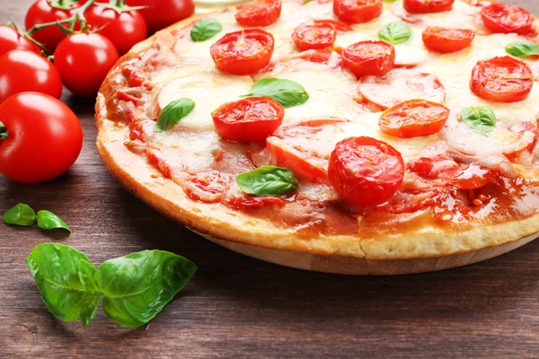 Pizza with cheese and cherry tomatoes — Stock Photo, Image