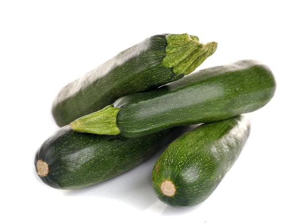 Zucchine fresche isolate su bianco — Foto Stock