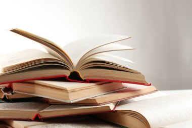 İzole çok açık kitap