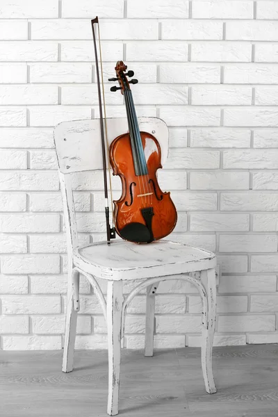 Hegedű fehér szék — Stock Fotó