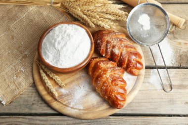 Un ile taze kruvasanlar