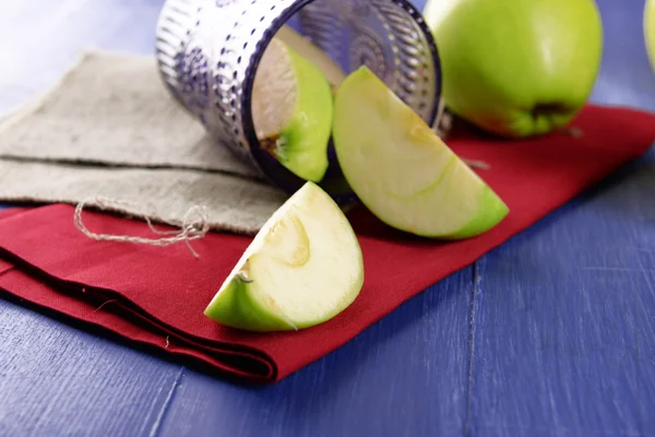 Pieces of green apple — Stock Photo, Image