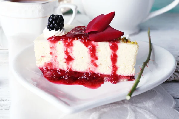 Tasty piece of cheesecake — Stock Photo, Image